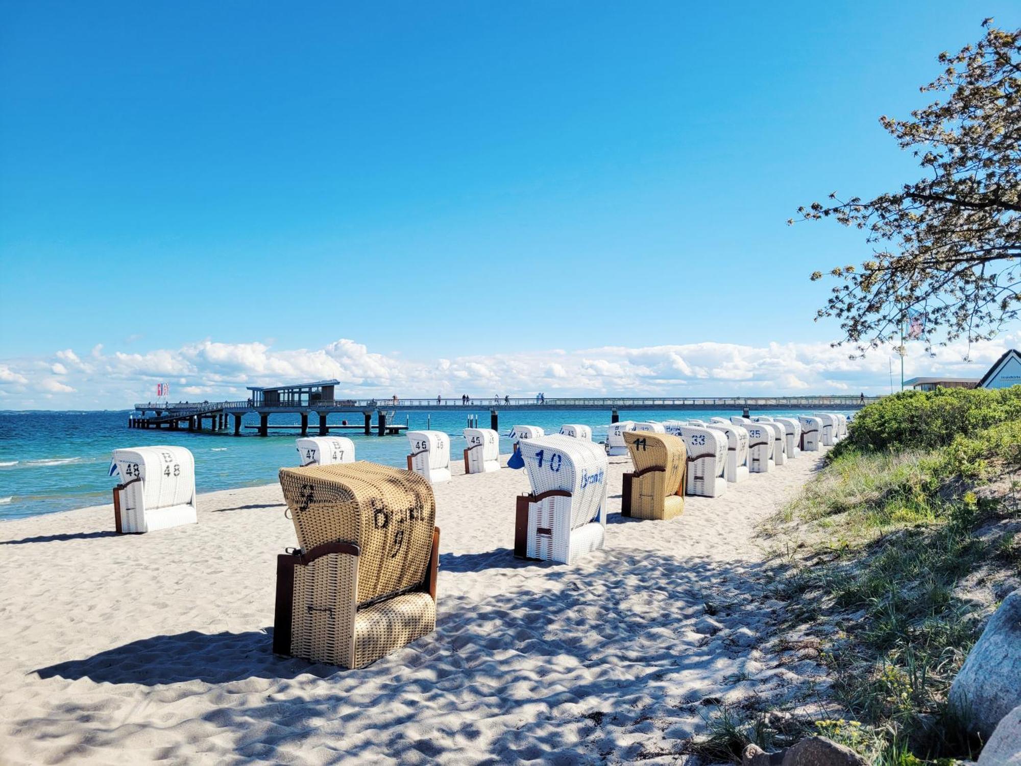 Strandnahe Ferienwohnung - Sehr Modern Und Hochwertig Eingerichtet, Inklusive Parkplatz, Gartenzugang Und Fahrradunterstellmoeglichkeit Scharbeutz Exteriér fotografie